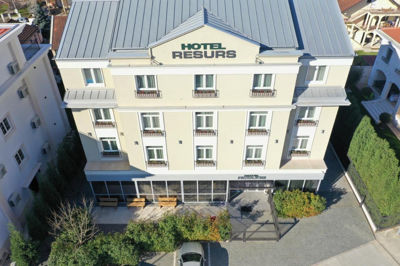 Hotel Resurs Подгориця Екстер'єр фото