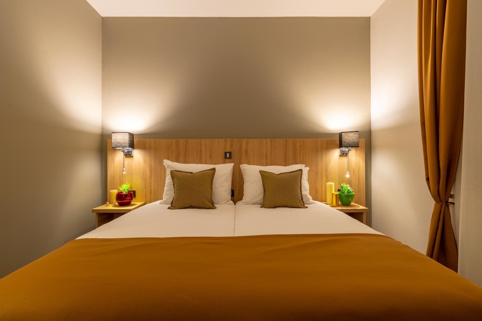 Hotel Resurs Подгориця Екстер'єр фото