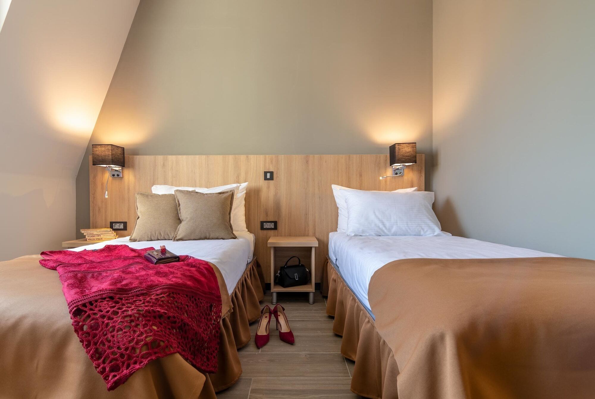 Hotel Resurs Подгориця Екстер'єр фото