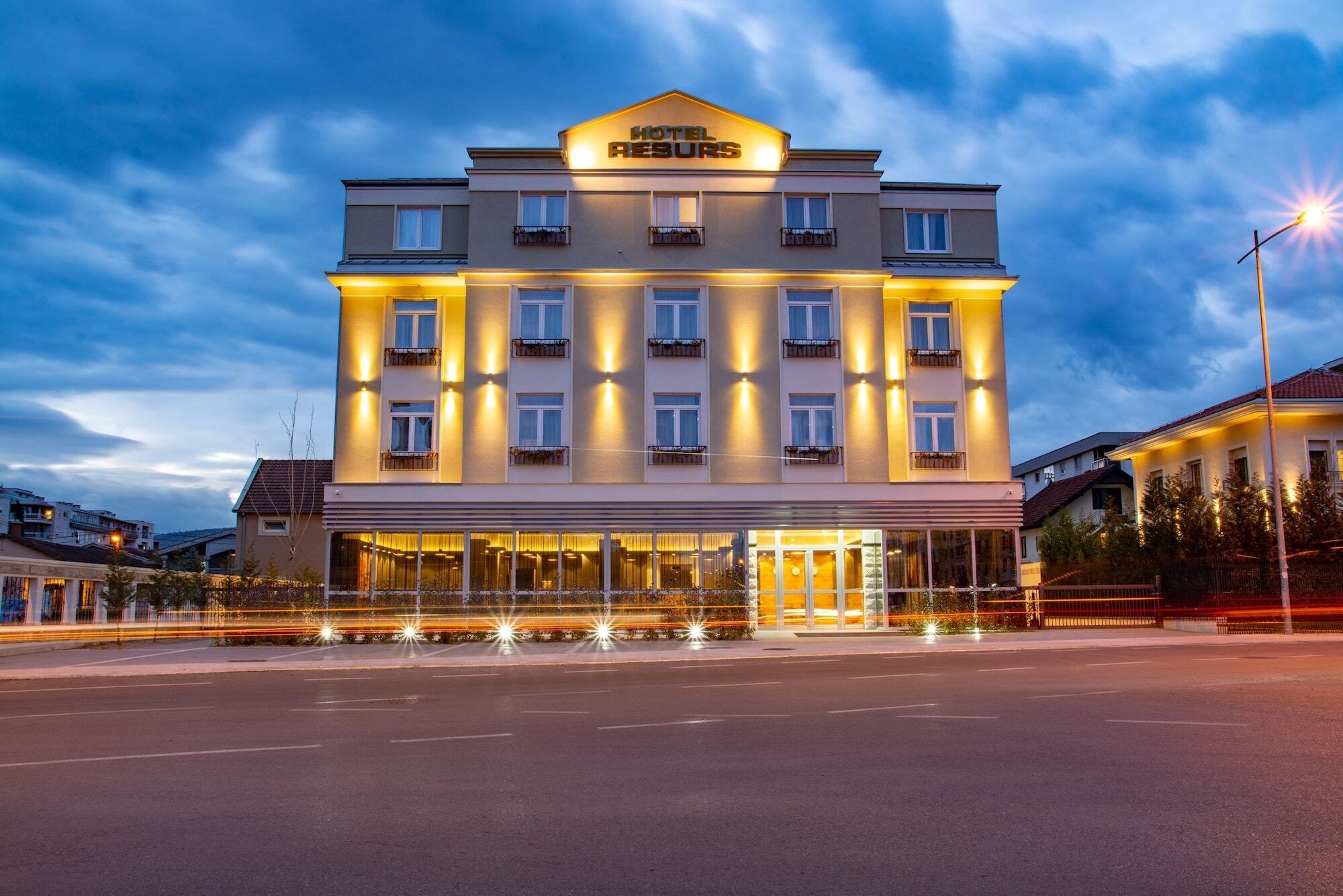 Hotel Resurs Подгориця Екстер'єр фото